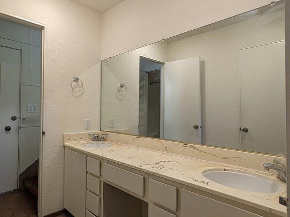 5th image of 2551 Le Conte Ave #2551