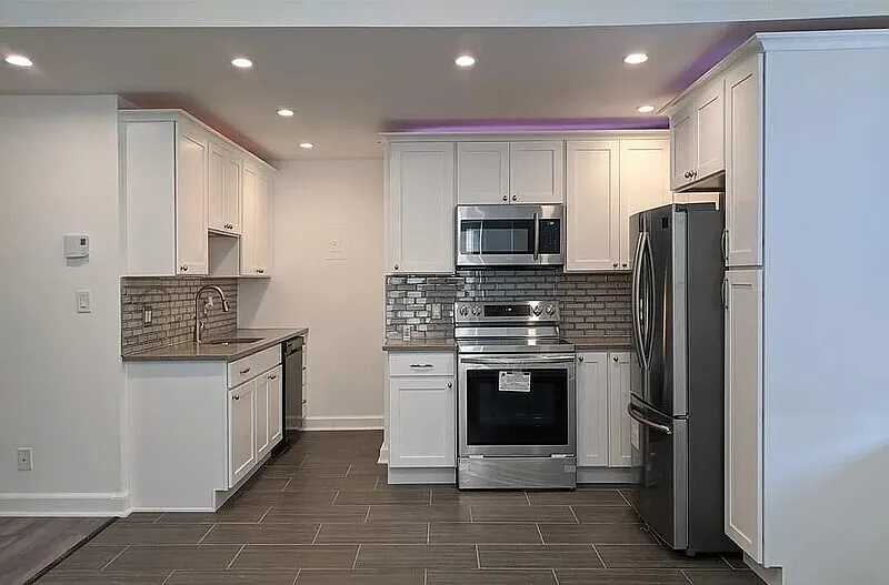 2 bed, 2.0 bath, 914 sqft, $1,690 — Photo 3