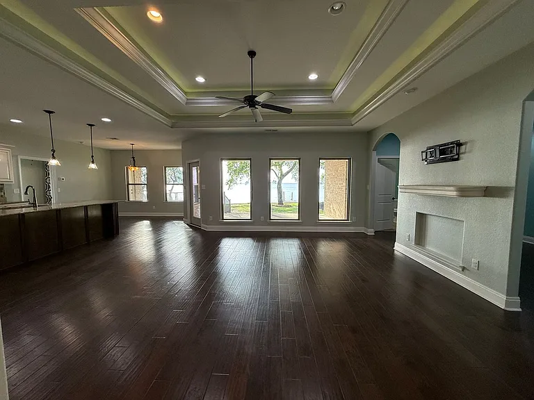 6148 E Bay Blvd — Photo 3