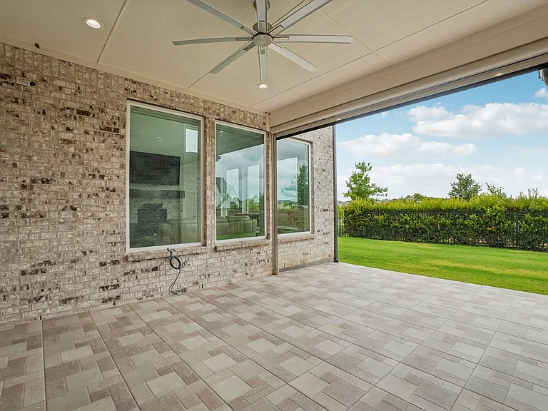 3960 Medio Creek Dr — Photo 25