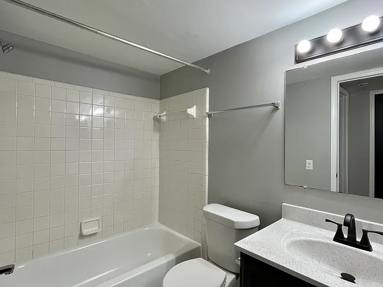 4415 Oakwood Blvd #2 — Photo 10