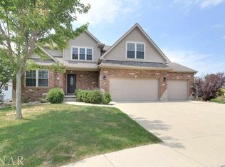 7 Callahan Ct, Bloomington, IL 61705