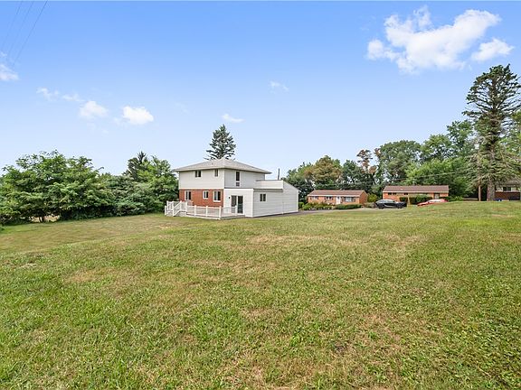 2nd image of 277 Suncrest Dr