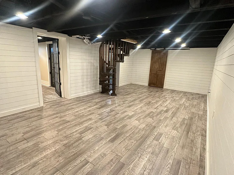 115 S Cedar St — Photo 11