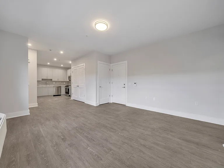 491 Walker St #3C — Photo 1