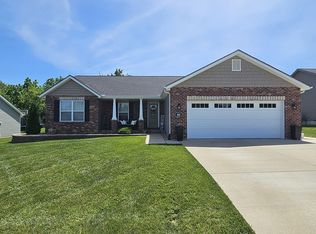 937 Creekside Dr, Waterloo, IL 62298