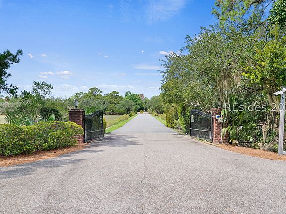 3rd image of 8 Governer Blake Drive