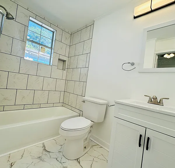 2300 Bryan St — Photo 13