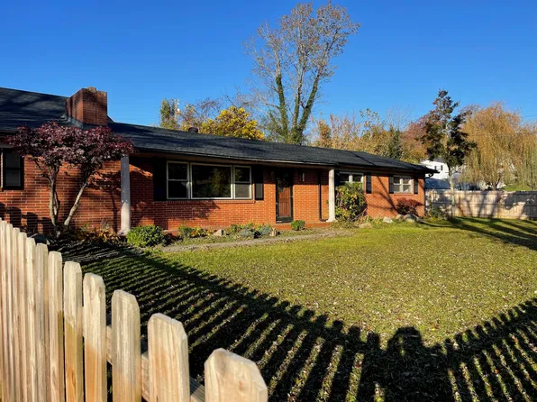 109 Hollywood Dr, Middlesboro, KY 40965