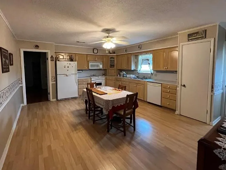 566 Schmidt Rd — Photo 5