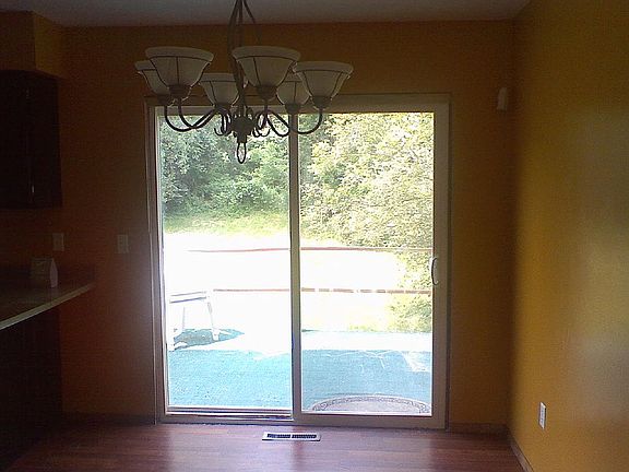 4th image of 4040 Warsaw Ave