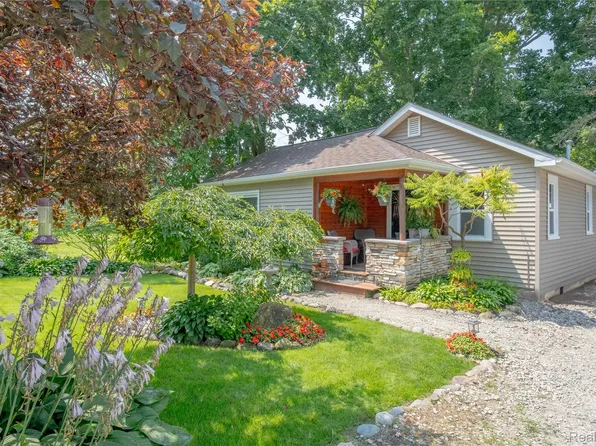 108 S Church St, Byron, MI 48418