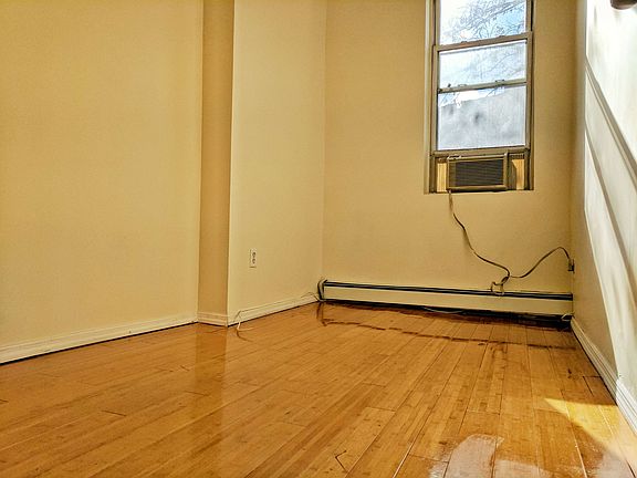 2nd image of 498 Flatbush Ave APT 1