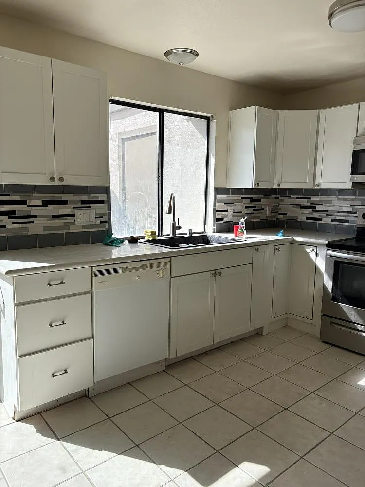 4747 N Woodrow Ave — Photo 2