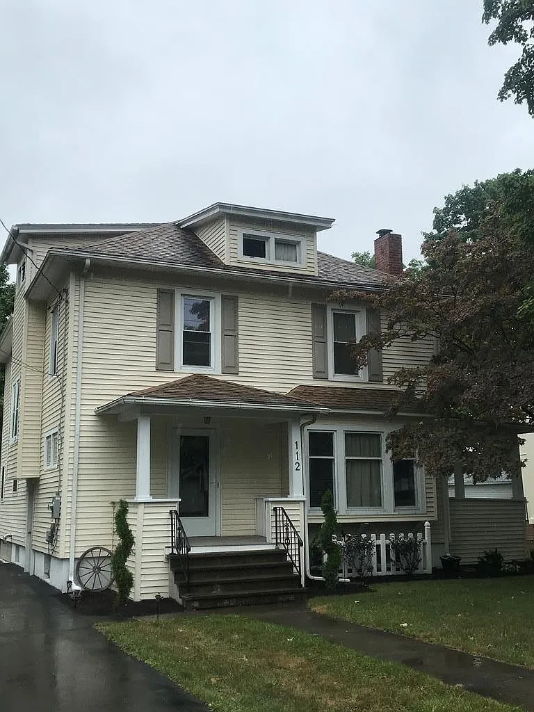 112 Oakwood Ave photo 1