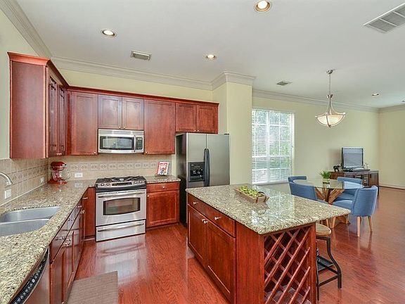 5th image of 3316 Clearview Cir