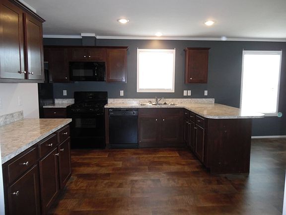 4th image of 2129 Arrowhead Dr #458