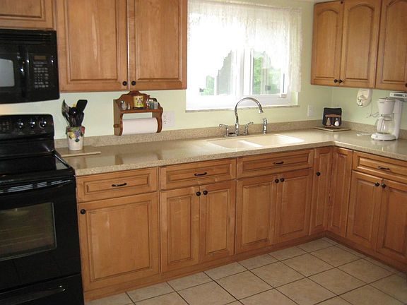 5th image of 2344 Whitewood Ln