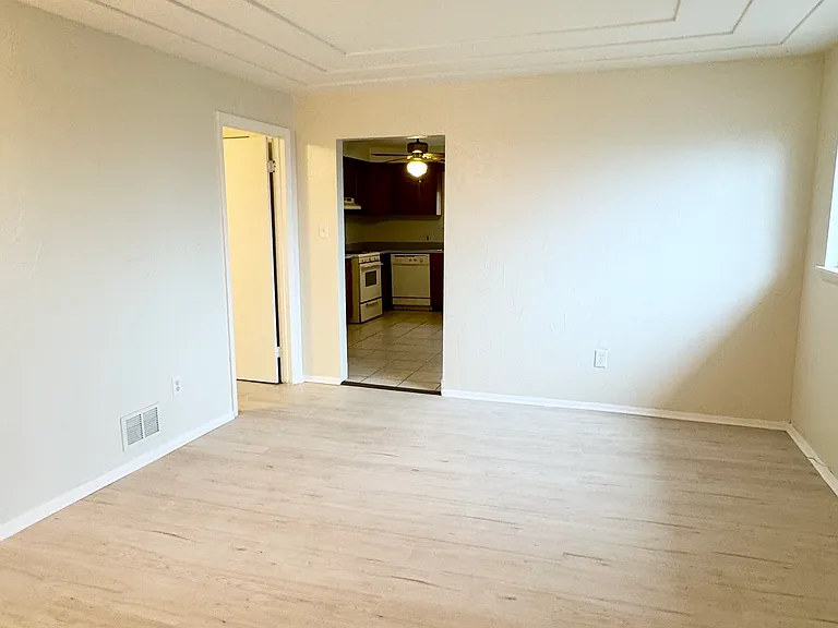 1210 Evans Ave #1 — Photo 3