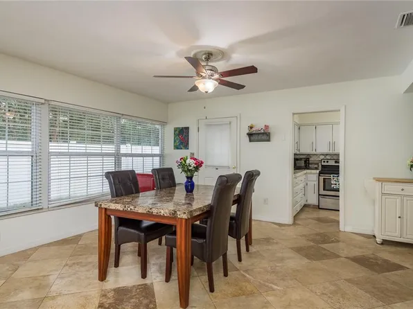 1275 Bayview Dr, Clearwater, FL 33756