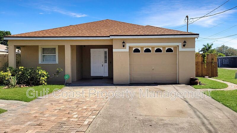 1st image of 1319 18th Ave W
