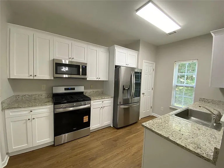 677 Kenridge Dr — Photo 12