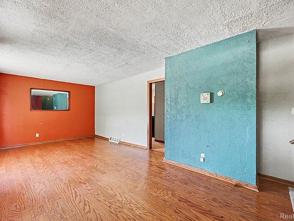 3rd image of 507 Brookside St