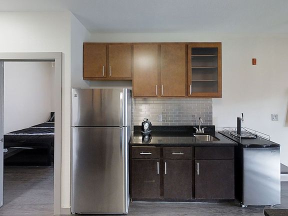 5th image of 309 E John St #1675d8bb3