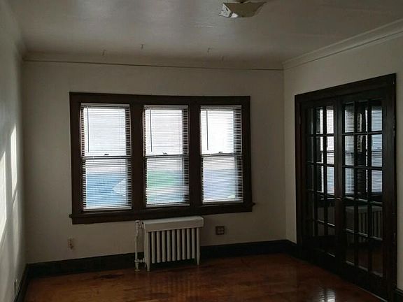 2nd image of 3528 N Oakland Ave #5