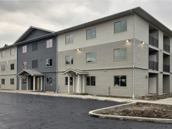 Third and Pines Apartment