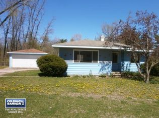 708 E Alfred St, Weyauwega, WI 54983