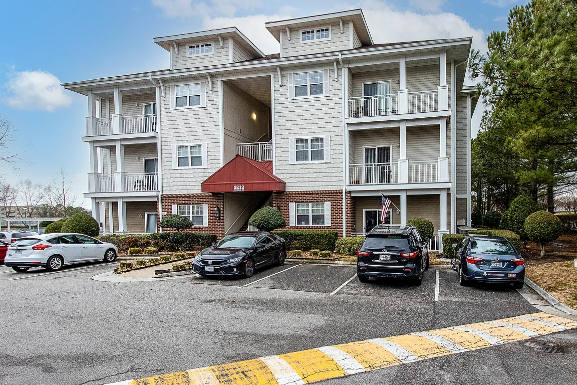 2 bed, 1367 sqft, $1,895 — Photo 2