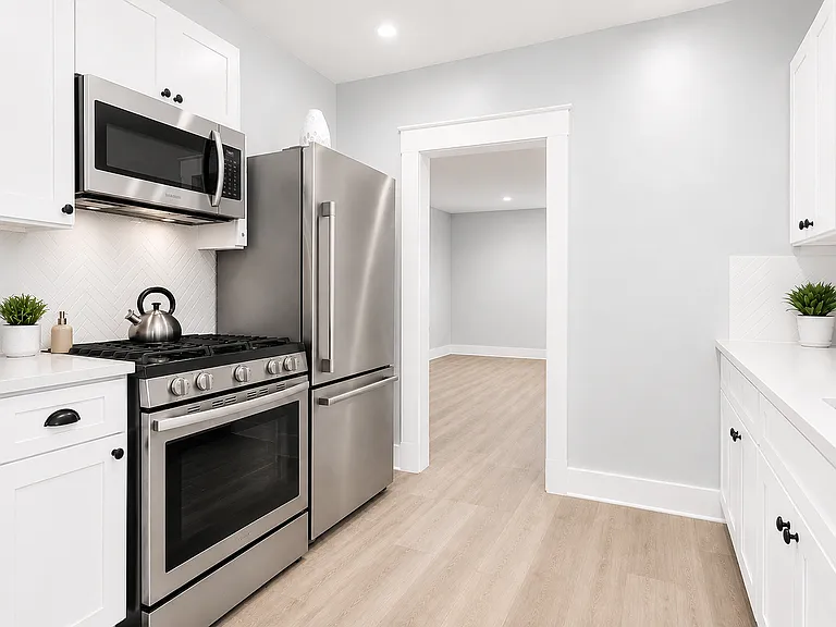 2623 Salado St — Photo 3