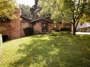 1011 E Grove Ave, Effingham, IL 62401