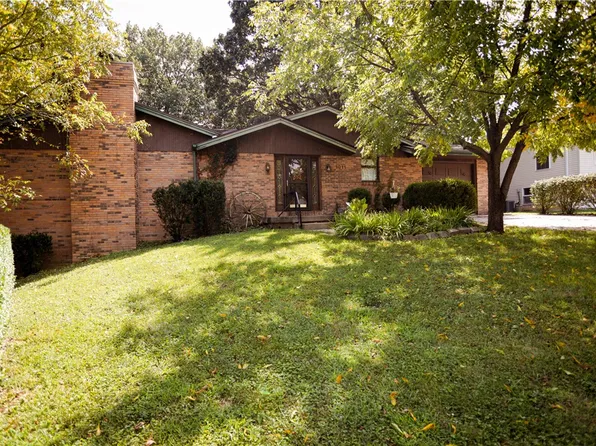 1011 E Grove Ave, Effingham, IL 62401