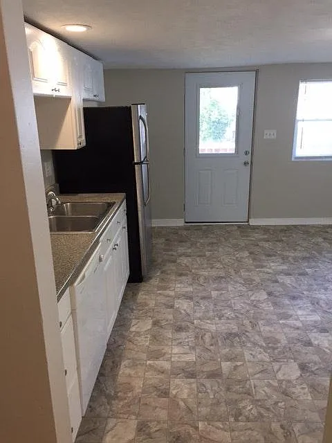 2 bed, 944 sqft, $1,100 — Photo 3