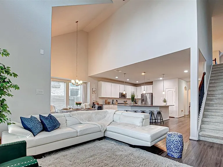 23811 Via Viale Dr — Photo 9