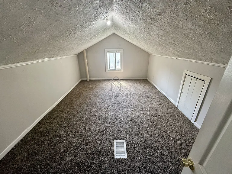 366 Buckingham St #2 — Photo 8