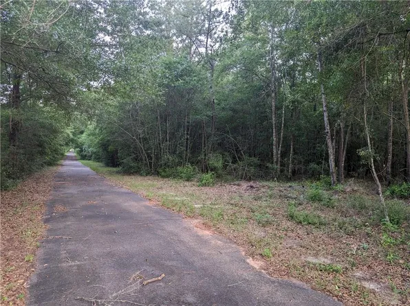 5208 Lott Rd, Semmes, AL 36575
