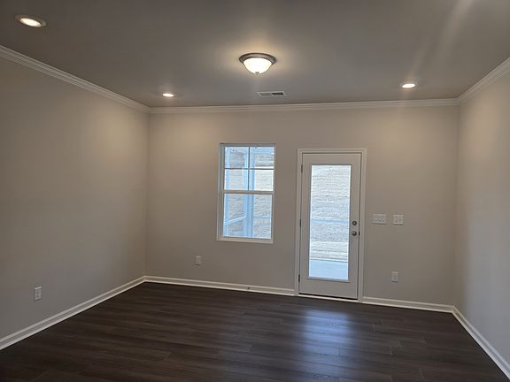 3rd image of 642 Maple Branch Cir