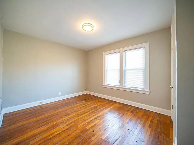 75 E Markison Ave — Photo 14
