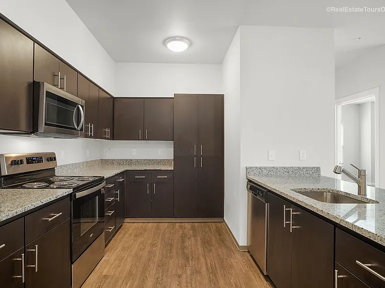 Reserve at Hunters Ridge — Photo 13