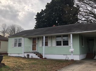 6 Greenwood Dr, Hampton, VA 23666