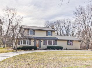 S35W28057 Pheasant Run, Waukesha, WI 53189