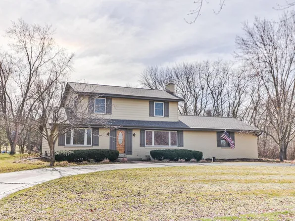 S35W28057 Pheasant RUN, Waukesha, WI 53189
