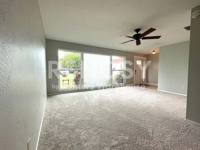 802 Embassy Rd — Photo 13