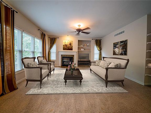 5th image of 665 E Dawnwood Dr