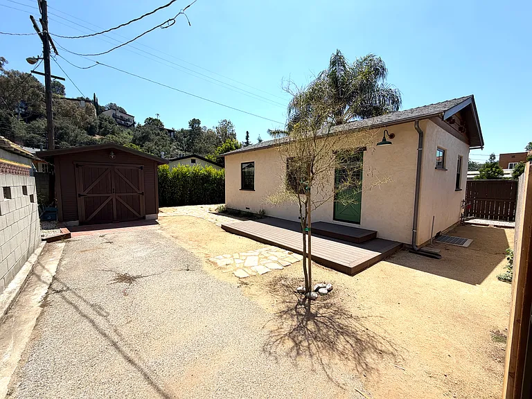 1964 Addison Way — Photo 2