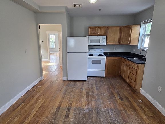 4th image of 9 Lincoln St