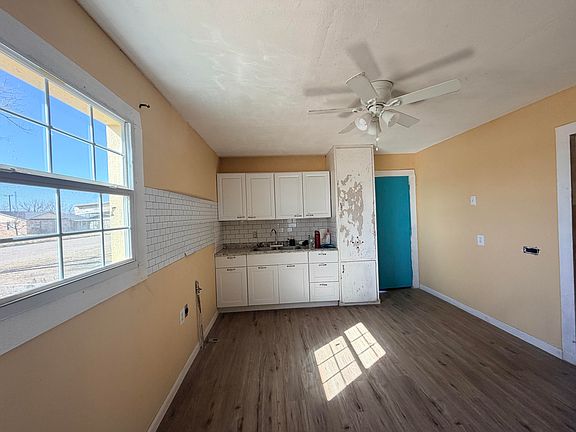 3rd image of 604 Avenue K